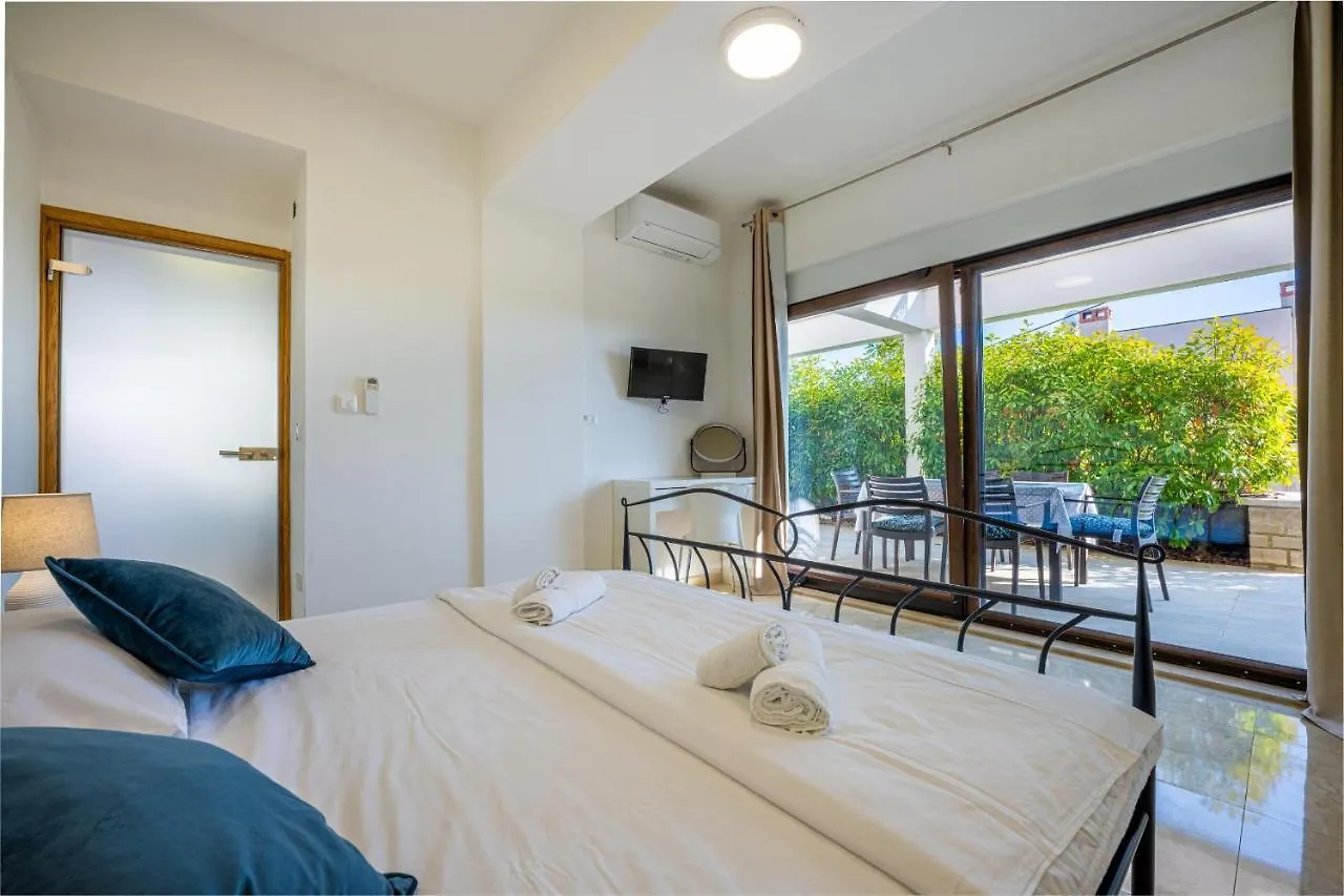 Dolce Vita Apartments Porec